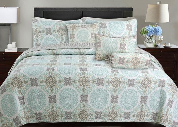 Light Green Damask 3-Piece Reversible Quilt Bedding Set