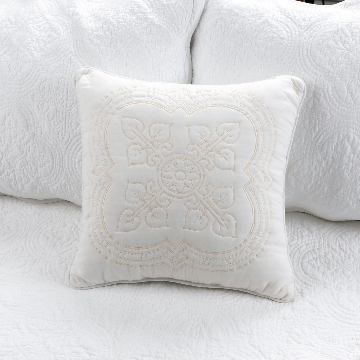 Serenity White Victorian Scalloped Medallion Floral Pure Solid Cotton Reversible Quilt Bedding Set
