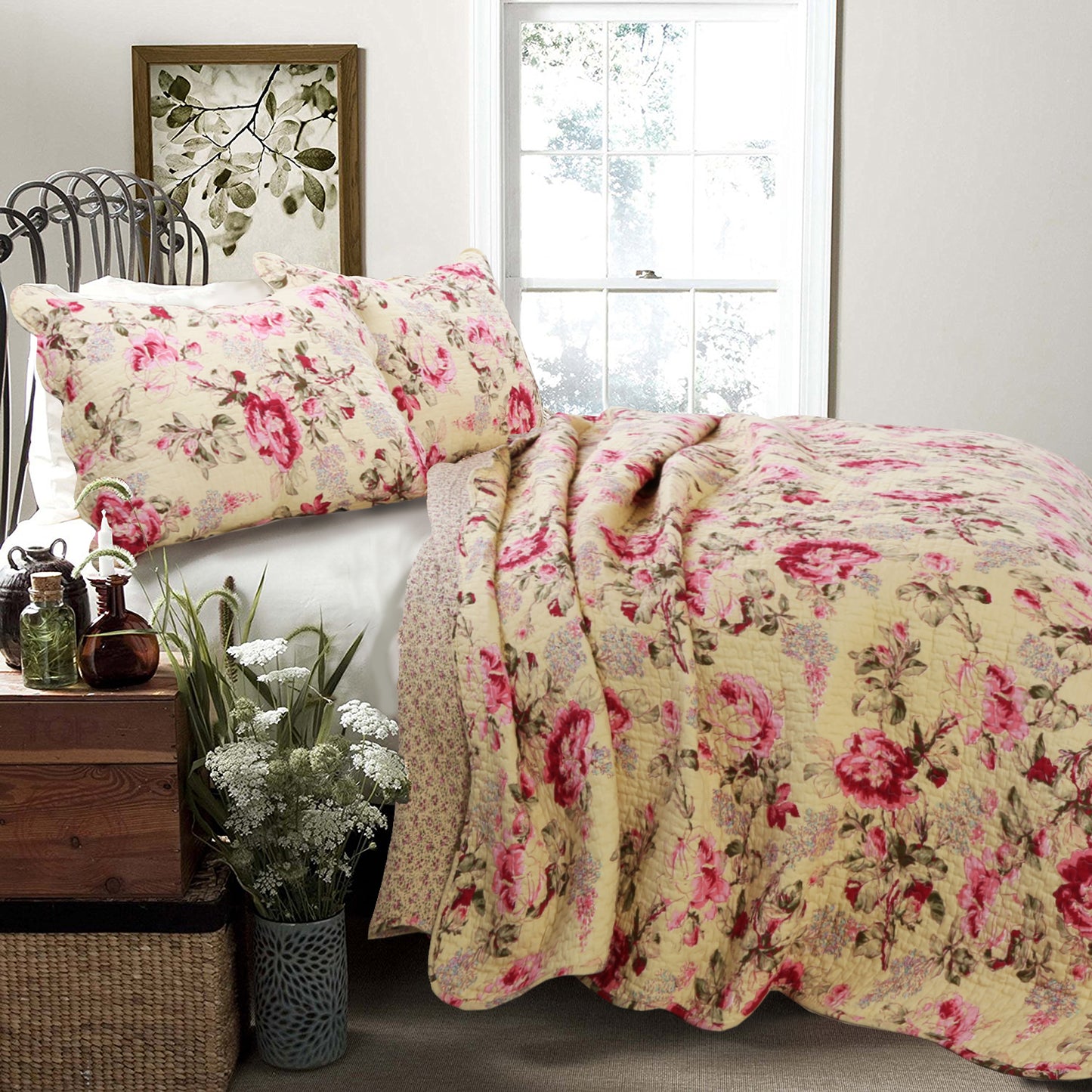 Lelia Pink Floral Scalloped Edge 3-piece Cotton Reversible Quilt Bedding Set