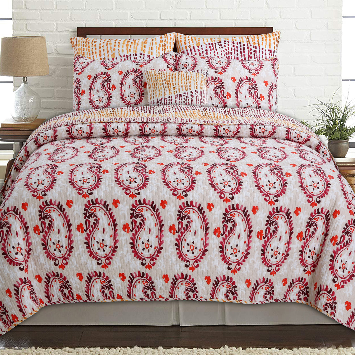 Elamin Paisley Red Queen 3-Piece Reversible Quilt Bedding Set