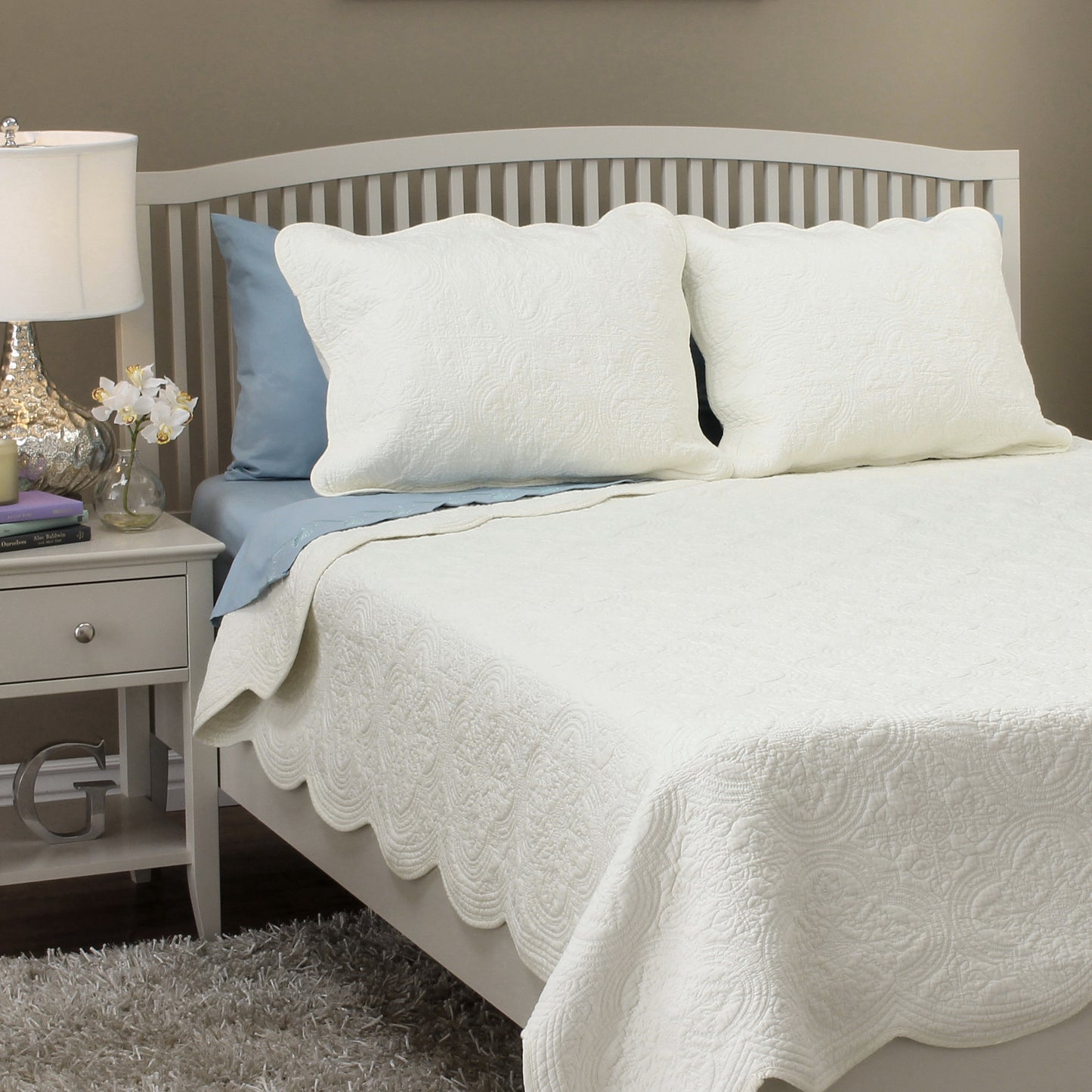 Serenity Ivory Victorian Scalloped Medallion Floral Pure Solid Cotton Reversible Quilt  Bedding Set